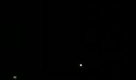 #شاهد الطائرات الحربية الإسرائيلية تقصف موقع تابع للمقاومة في مخيم النصيرات وسط قطاع غزة