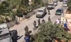 #شاهد قوات الاحتلال تقتحم منزل الشهيد نمر الجمل منفذ عملية القدس في قرية بيت سوريك .. ونتنياهو يصرح بأنه سيتم هدمه