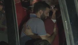 اللحظات الأولى لوصول مقاتلي الجيش الحر من #داريا إلى شمال #سوريا 
(معاذ الشامي)