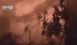 الطيران الروسي يستهدف الاحياء السكنية في مدينة دوما بالنابالم الحارق