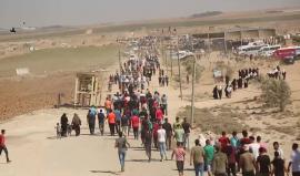 #شاهد توافد الجماهير للمشاركة في جمعة "ثوار من أجل القدس والأقصى" بمخيم العودة شرق غزة