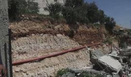 تقرير عن هدم قوات الاحتلال منزل المقدسي أحمد أبو الحمص في بلدة العيساوية شمال شرق القدس المحتلة يوم أمس.