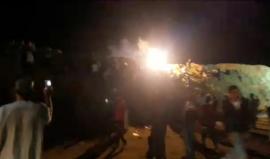 #مباشر 

هتافات وتكبيرات فرحاً بالحرائق المشتعلة في الجانب الصهيوني شرق المحافظة الوسطى .

بث مراسلنا : أحمد المقادمة