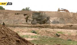 #فيديو : آليات الاحتلال تتوغل في المناطق الشرقية الحدودية لمخيم البريج على حدود وسط قطاع غزة استباقا لمسيرات العودة الكبرى .

تصوير: إعلام البريج