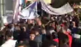جانب من التظاهرات المستمرة في المحافظات الأردنية تضامناً مع القدس ورفضاًَ لقرار ترامب.
#جمعة_النفير
#القدس_عاصمه_فلسطين_الابديه