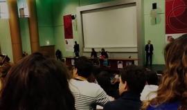 #شاهد | هكذا هتف طلاب معهد الدراسات السياسية في فرنسا بوجه سفيرة الاحتلال الإسرائيلي خلال مؤتمر في جامعتهم . 
المصدر : الجزيرة