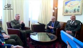 #شاهد| قائد الجيش الأمريكي: تربطني علاقات شخصية قوية بآيزنكوت !

ترجمة: وكالة شهاب للأنباء

(فيديو نشره رئيس وزراء الإحتلال نتنياهو على حسابه في تويتر، حيث اجتمع اليوم إلى جانب آيزنكوت بقائد أركان الجيوش الأمريكية الجنرال جوزيف دانفورد بمكتبه في القدس الم