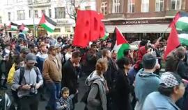 #مباشر مظاهرة في العاصمة الألمانية برلين دعما لـ #مسيرة_العودة_الكبرى في قطاع غزة ورفضا لاعتداء قوات الاحتلال عليها .