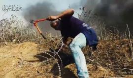 "شعلناها انتفاضة".. مشاهد قوية من مسيرة العودة شرق جباليا شمال قطاع غزة في جمعة #الشباب_الثائر أمس