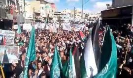 #شاهد مظاهرات ضخمة الآن في العاصمة الاردنية عمان نصرة للقدس ورفضا لقرار ترامب . 
#القدس_عاصمة_فلسطين