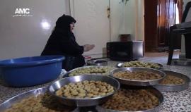 بين الآمال والآلام يستقبل الحلبيون عيد الفطر المبارك بصناعة مأكولات وحلويات العيد 
تقرير: محمد الخطيب