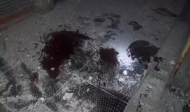 آثار الدمار الناجم عن غارات الطيران الروسي والسوري على مخيم خان الشيح بالقنابل العنقودية فجر اليوم ما أسفر عن سقوط ضحايا