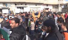 مظاهرة في مدينة تلبيسة بريف دمشق طالبت بإسقاط النظام وفك الحصار عن وادي بردى