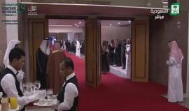 #شاهد #مباشر العاهل السعودي يفتتح المركز العالمي لمكافحة التطرف في الرياض بحضور الرئيس الأمريكي ترامب .