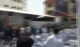 #شاهد شجار عنيف بين أنصار عباس وأنصار دحلان خلال مهرجان طلابي لحركة فتح في جامعة الأقصى بمدينة غزة.