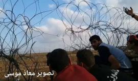 #شاهد من مسافة صفر.. الشباب الثائر يقصون السلك الزائل شرق جباليا شمال قطاع غزة في الجمعة العاشرة لمسيرة العودة
