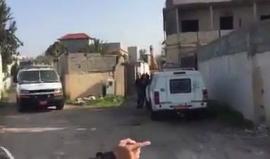 شاهد : جرافات الهدم الإسرائيلية تهدم مبنى من 3 طوابق في اللد