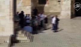 #فيديو مستوطنون يقتحمون المسجد الأقصى المبارك بحماية قوات الاحتلال