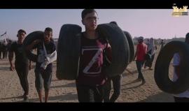 #فيديو|
"المقاومة توحدنا".. حشود كبيرة لبت نداء الهيئة الوطنية العليا لمسيرات العودة وكسر الحصار وخرجت في مسيرة مهيبة الى شارع جكر شرق خانيونس.

انتاج: اعلام خانيونس