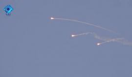 #شاهد: هكذا تطلق الطائرات الحربية صواريخها على مدينة كفر حمرة بريف #حلب الشمالي
وكالة ثقة