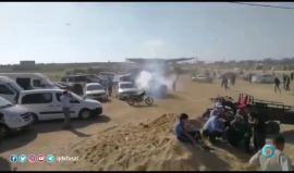 #شاهد  إلقاء قنبلة غاز من قبل قوات الاحتلال على سيارة شرق قطاع غزة