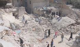 شاهد: اثار الدمار إثر الغارات الجويّة التي استهدفت مدينة إدلب شمال سوريا اليوم الأحد.
تصوير: محمد حردان