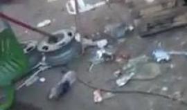 القوى الأمنية في مخيم عين الحلوة للاجئين الفلسطينيين بلبنان تُزيل التعديات على الممتلكات العامة في حي السلم ما أدى لاحتجاج أصحابها وقطعهم للطرقات
