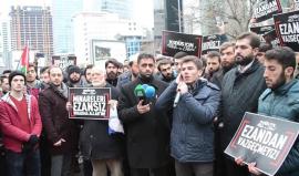 أتراك يحتجون على منع الأذان أمام قنصلية "إسرائيل" في اسطنبول