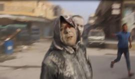 #شاهد اللحظات الأولى للمجزرة الدموية التي ارتكبتها طائرات الأسد قبل قليل وسط السوق الشعبي في مدينة #الأتارب غربي #حلب راح ضحيتها أكثر من 43 شهيدا و100 جريح، وعشرات العالقين تحت الأنقاض. 
معاذ الشامي