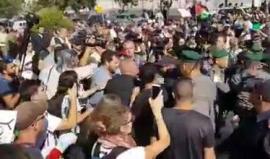 #فيديو  قوات الإحتلال تقمع المظاهرة السلمية ضد نقل سفارة أمريكا إلى القدس المحتلة.