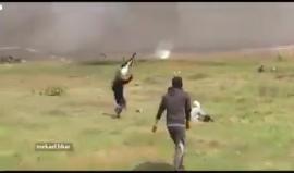 #شاهد رصاص الاحتلال المتفجر يصيب 3 شبان دفعة واحدة خلال مشاركتهم في مسيرات العودة على حدود القطاع