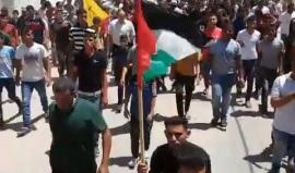 #فيديو تشييع جثمان الشهيد "اسامة ابو خاطر" في بلدة بني سهيلا بخانيونس والذي ارتقى متأثرا بإصابته برصاص الاحتلال الجمعة الماضية