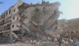 #شاهد آثار الدمار الهائل بالمنازل السكنية داخل حي الوعر في حمص 

تقرير: الناشط محمد السباعي