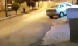 #شاهد 
شبان يلقون الألعاب النارية بإتجاه قوات الاحتلال في بلدة الرام شمال #القدس المحتلة