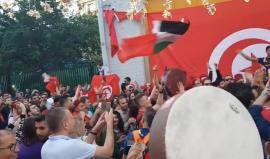 #شاهد أينما تواجد ابناء المغرب العربي تتواجد فلسطين .. الجماهير التونسية بكأس العالم في موسكو .