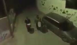 "هذه غزة مو حيالله".. #شاهد مسحراتي  في الخليل يتضامن على طريقته مع قطاع غزة