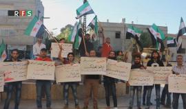 #شاهد .. ناشطون ينظّمون وقفة احتجاجية في مدينة إعزاز تضامناً مع أهلهم المحاصرين في مدينة #حلب.