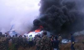 #فيديو تحطم طائرة ركاب بنغلادشية في نيبال يوقع أكثر من 50 قتيلا