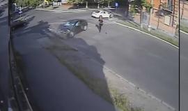 #شاهد كيف نجت هذه الفتاة من الموت بمدينة كريمنشوك الأوكرانية؟