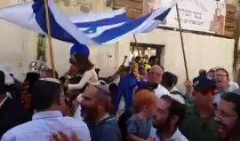 شاهد مسيرة للمستوطنين في بلدة سلوان بالقدس قبل قليل
