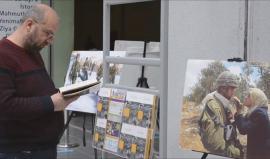 معرض حكايا خلف القضبان في محطة ميترو كرازلي في اسطنبول نصرة للأسرى الفلسطينيين