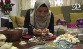 دانيا يحيى... مقدسية تهوى جمع الأصداف من شواطئ المدن المحتلة عام 1948