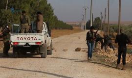 جانب من الاشتباكات مع تنظيم الدولة بعد سيطرتهم على قرية زمكا شمال مدينة الباب ضمن حملة درع الفرات للجيش السوري الحر .