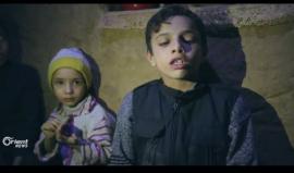 السوريون يحفرون الملاجئ لحماية أطفالهم من القصف