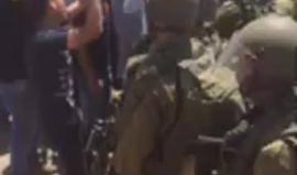 #شاهد | مناوشات بين الشبان وقوات الاحتلال بعد صلاة الجمعة التي أقيمت على مدخل بلدة بيتا شمال نابلس تضامنا مع الاسرى المضربين منذ 26 يوما .