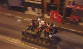 هذا ما فعله الأتراك قبل قليل لتأكيد رفضهم للانقلاب العسكري وتأييدهم لأردوغان