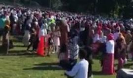 #شاهد .. صلاة #عيد_الفطر من مدينة باترسون في نيوجرسي - الولايات المتحدة . 

تصوير Khaled Altamreh