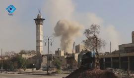 قصف بالصواريخ المظلية على حي قاضي عسكر في مدينة #حلب المحاصرة