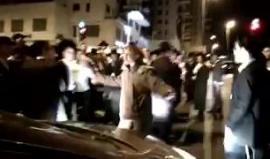 #فيديو شجار بين مجنده "اسرائيلية" ومتطرفون يهود في شوارع أحد شوارع القدس