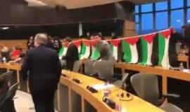 #شاهد شبان فلسطينيين يفسدون جلسة إحتفالية لحكومة الإحتلال الاسرائيلي والحكومة البريطانية في البرلمان الأوروبي لمرور مئة عام على وعد #بلفور المشؤوم.
تصوير: خالد السباح
#بلفور100